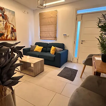 Apartman Newly Refurbished Stylish 2 Bed *