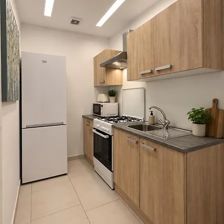 Newly Refurbished Stylish 2 Bed Apartman *